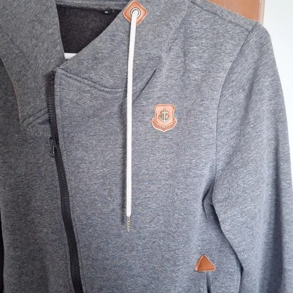 Sweater - Picture 2 of 4